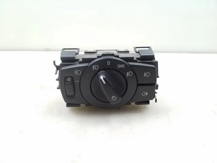 BMW 3 E90 E91 (2005 - 2012) 6932792 Включатель фонарей — фото 1