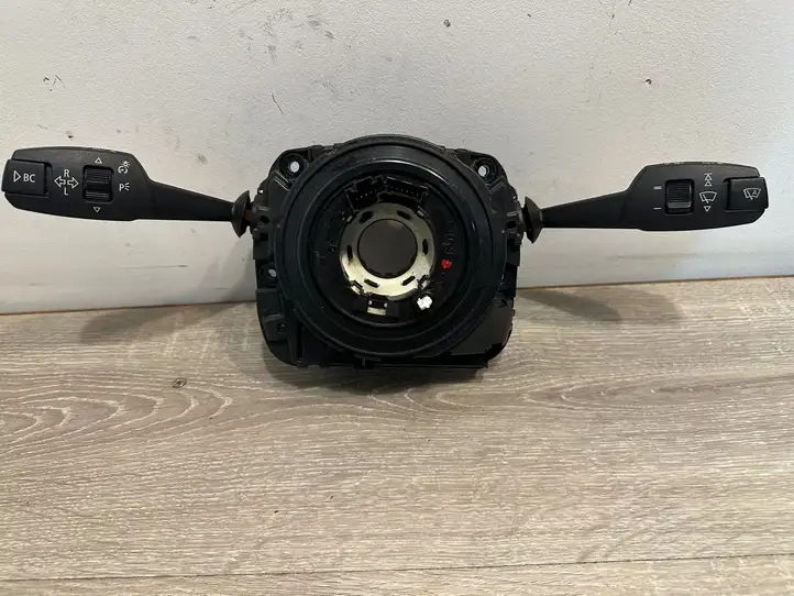 BMW 1 E81 E87 (2004 - 2011) 6989557 Контактное кольцо SRS — фото 1