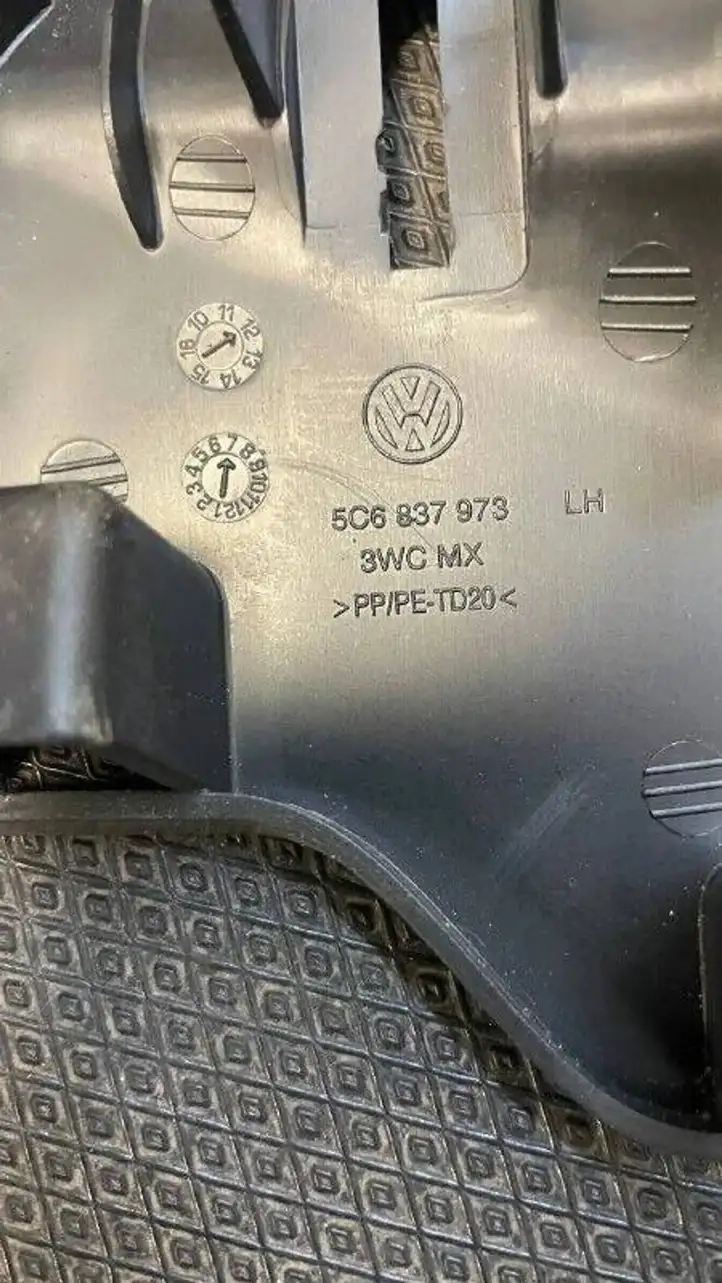 Volkswagen Jetta VI (2011 - 2018) 5C6837973 Прочие детали салона — фото 3
