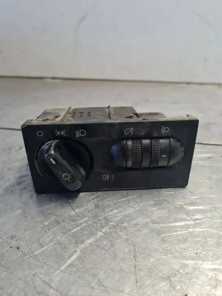 Volkswagen Multivan T4 (1991 - 2003) 1H6941333B Включатель фонарей — фото 1