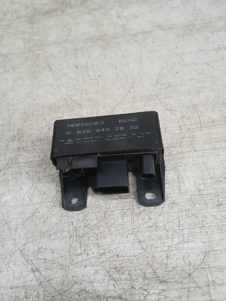 Mercedes-Benz Vaneo W414 (2001 - 2005) 0255452832 Реле накала свечей — фото 2
