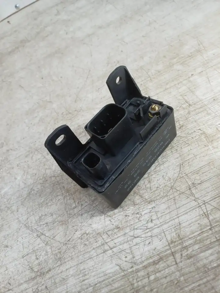 Mercedes-Benz Vaneo W414 (2001 - 2005) 0255452832 Реле накала свечей — фото 5