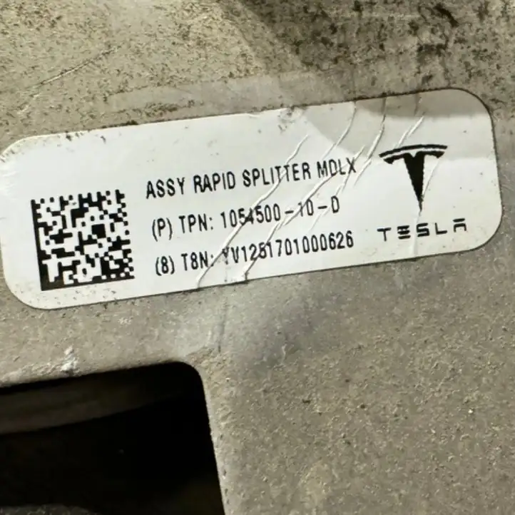 Tesla Model X (2015 - 2021) 105450010D Прочая электропроводка — фото 3