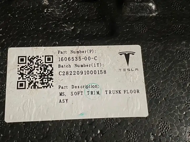 Tesla Model S (2021 - ) 160653500C Прочая отделка багажника — фото 4