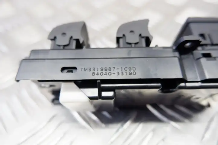 Lexus UX (2020 - ) 8404033190 Кнопка стеклоподъемников — фото 3