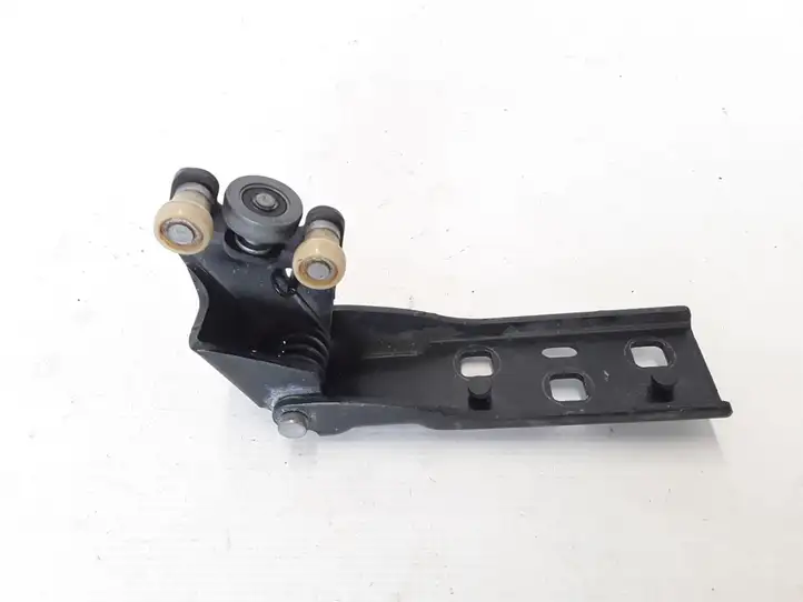 Opel Vivaro (2014 - 2018) 777645238R Средняя направляющая ролика раздвижной двери — фото 2