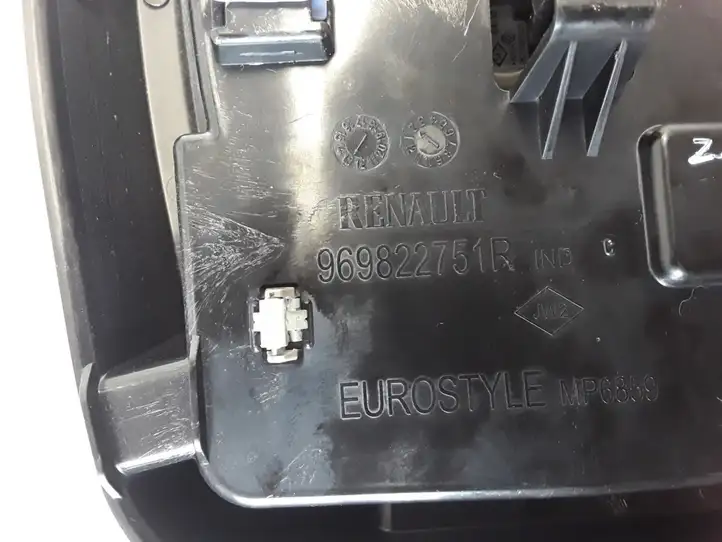 Renault Zoe (2012 - ) 969822751R Передняя подсветка — фото 4