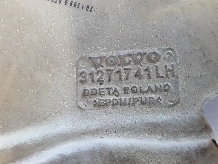 Volvo V60 (2013 - 2018) Передний коврик салона — фото 2