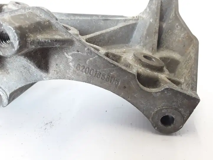 Renault Megane II (2002 - 2005) 8200185605 Кронштейн генератора — фото 3