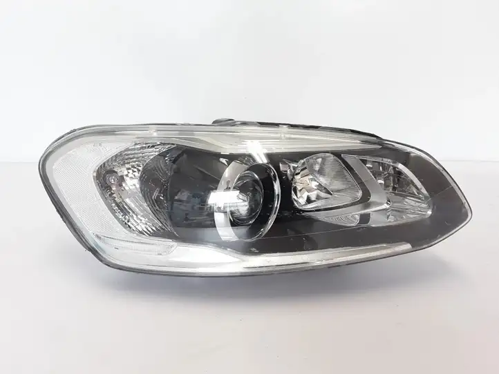 Volvo XC60 (2013 - 2017) 31420260 Передняя фара — фото 1