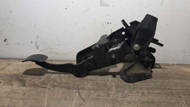 Renault Megane II (2006 - 2008)  8200703458 Педаль сцепления