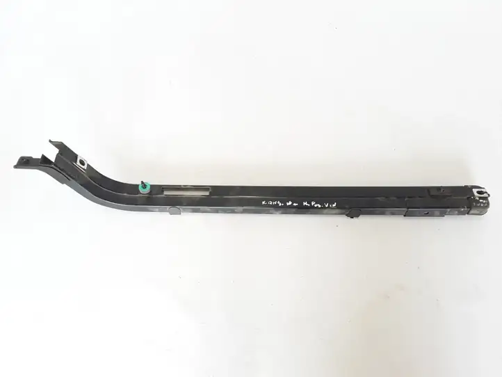 Renault Kangoo II (2008 - 2014) 777613147R Средняя направляющая ролика раздвижной двери — фото 1