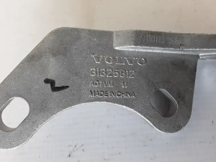 Volvo XC40 (2017 - ) 31325812 Кронштейн переднего редуктора — фото 2