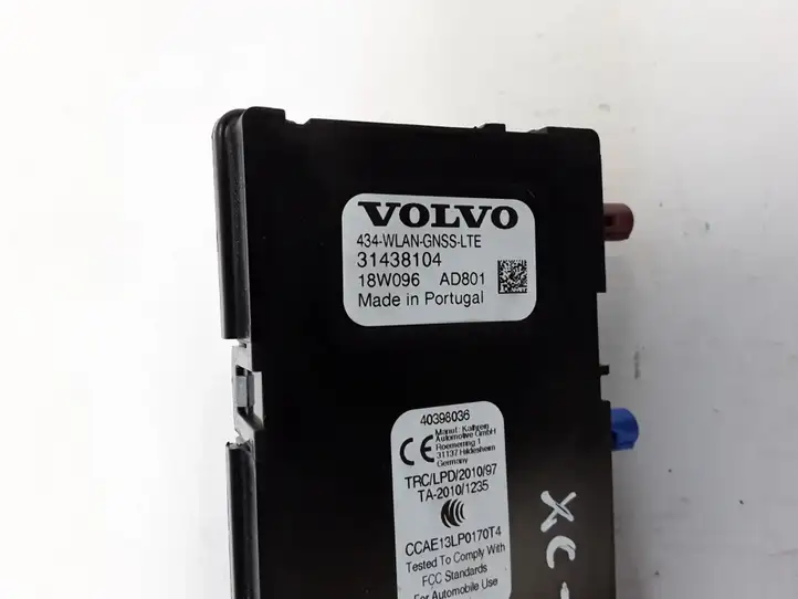 Volvo XC40 (2017 - ) 31438104 GPS антенна — фото 3