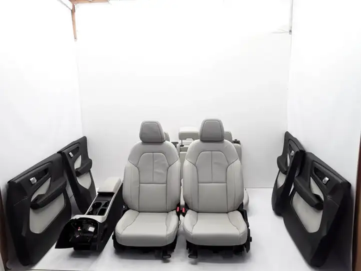 Volvo XC40 (2017 - ) Комплект салона — фото 1