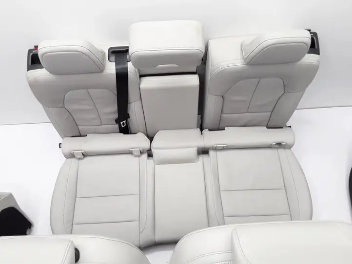 Volvo XC40 (2017 - ) Комплект салона — фото 8