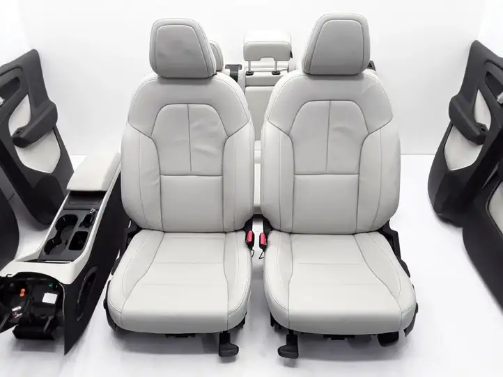 Volvo XC40 (2017 - ) Комплект салона — фото 10