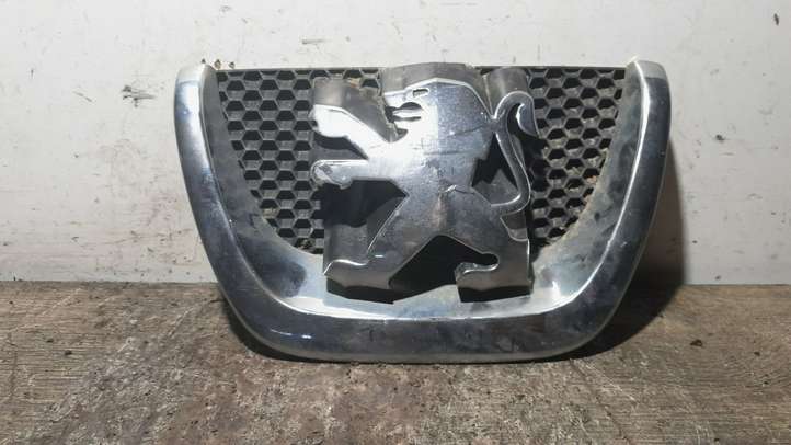 Peugeot 207 (2006 - 2009)   Значок производителя