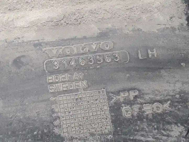 Volvo V60 (2013 - 2018) 31463563 Защита днища багажника — фото 4