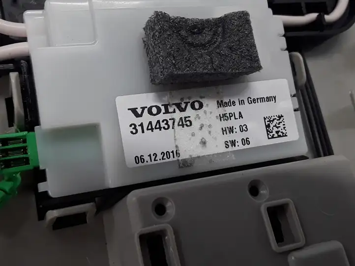Volvo S90, V90 (2016 - 2020) 31443745 Передняя подсветка — фото 3