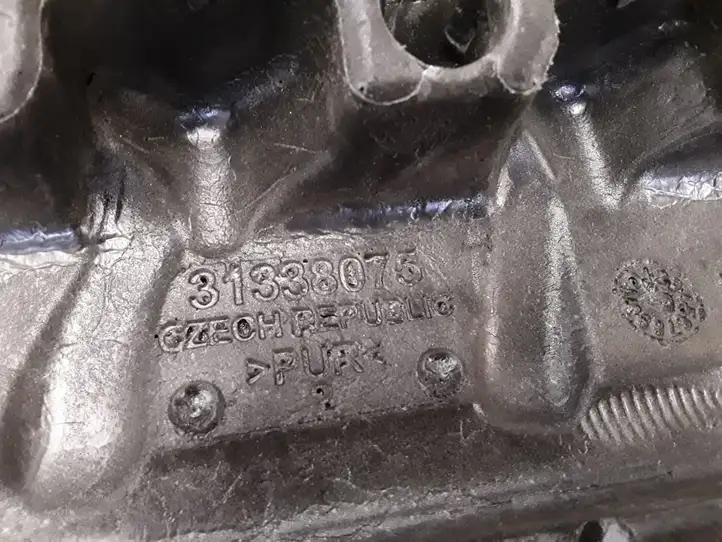 Volvo S90, V90 (2016 - 2020) 31338075 Крышка двигателя декоративная — фото 3