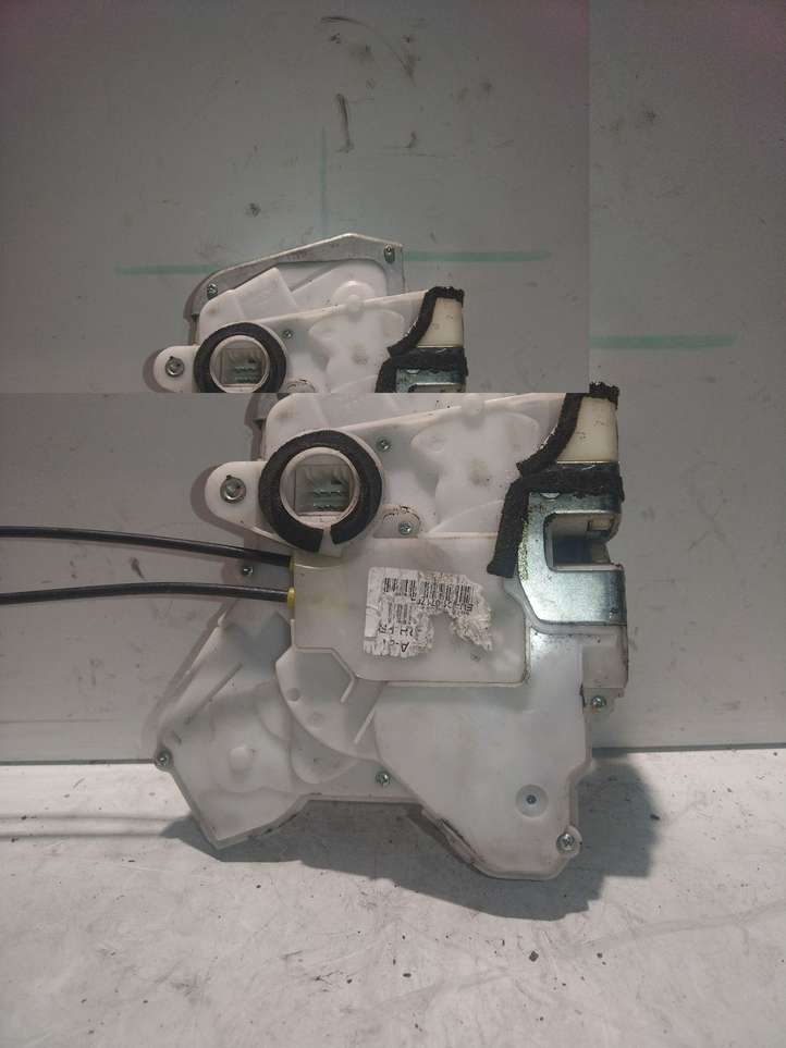 Honda CR-V (2006 - 2009)  43712XXX Замок задней двери