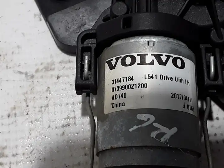 Volvo S90, V90 (2016 - 2020) 31447184 Механизм шторки багажника — фото 2