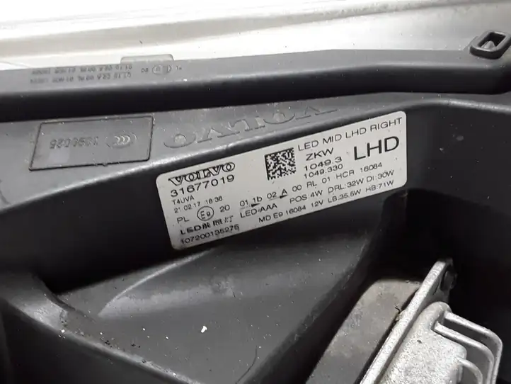 Volvo V40 Cross country (2016 - 2019) 31677019 Передняя фара — фото 6