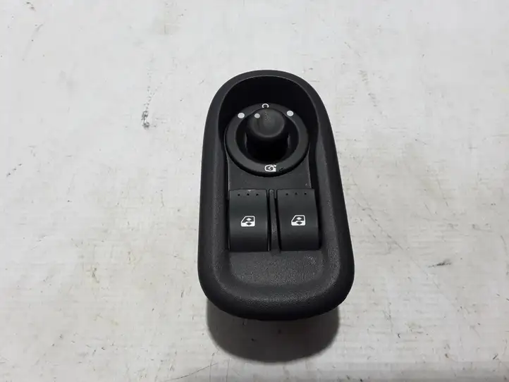 Renault Kangoo II (2008 - 2014) 8200637849 Кнопка стеклоподъемников — фото 1
