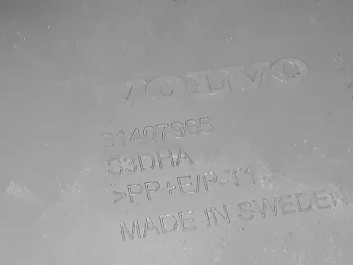 Volvo XC40 (2017 - ) 31407965 Нижняя часть переднего бампера — фото 3