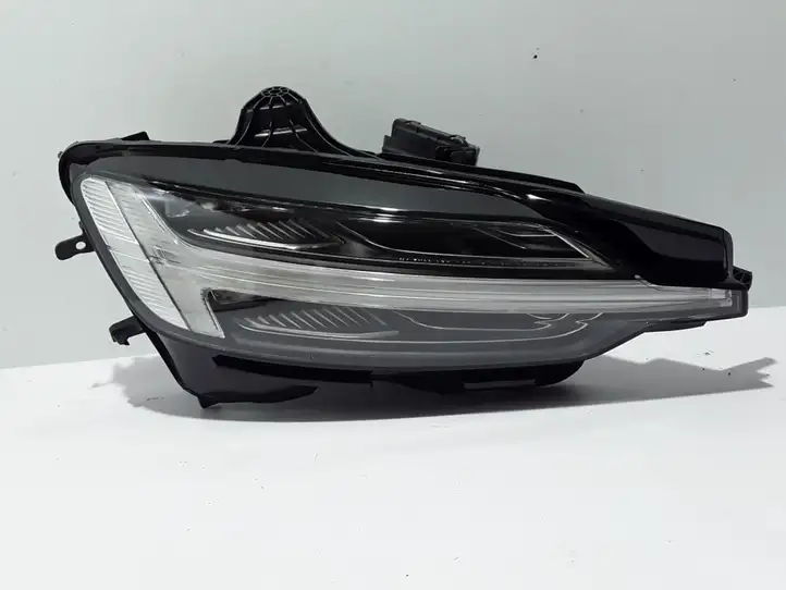 Volvo V60 (2013 - 2018) 32228810 Передняя фара — фото 1