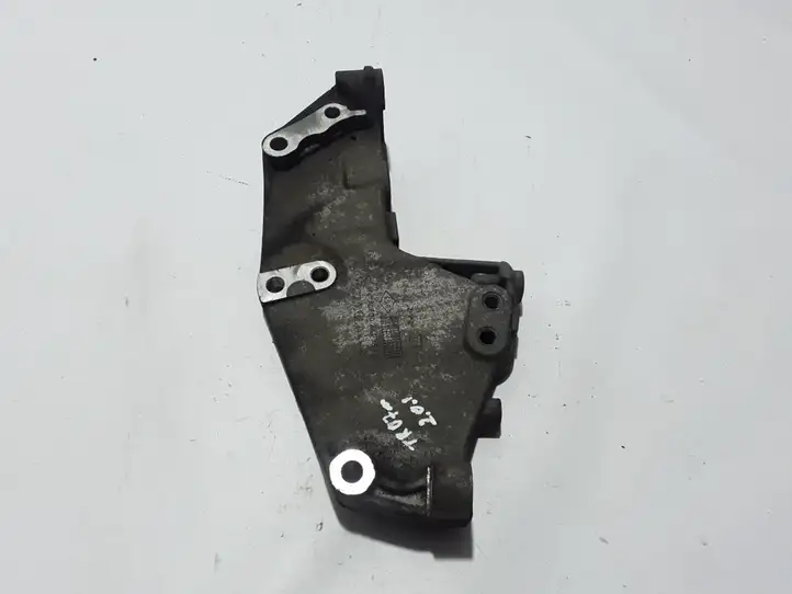 Renault Trafic II (X83) (2002 - 2014) 8200741758 Кронштейн двигателя — фото 1