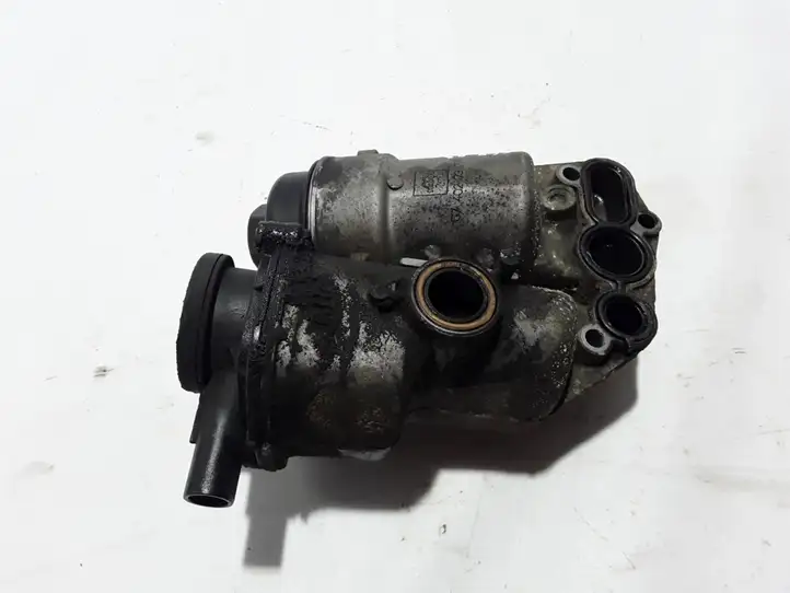 Volvo S60 (2000 - 2004) 8642839 Кронштейн масляного фильтра — фото 3