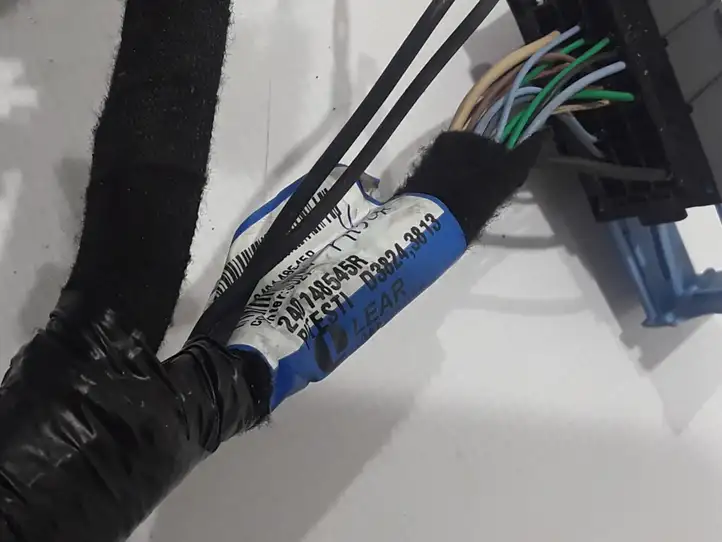 Opel Vivaro (2014 - 2018) 240148545R Прочая электропроводка — фото 2
