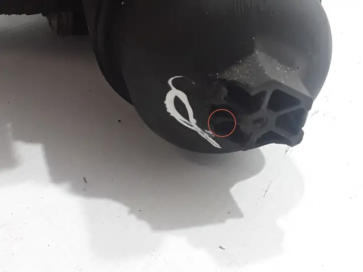 Opel Vivaro (2014 - 2018) 152081926R Кронштейн масляного фильтра — фото 2