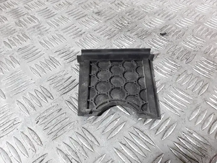 Audi A4 (2007 - 2011)  8K0971824AD Другая деталь отсека двигателя