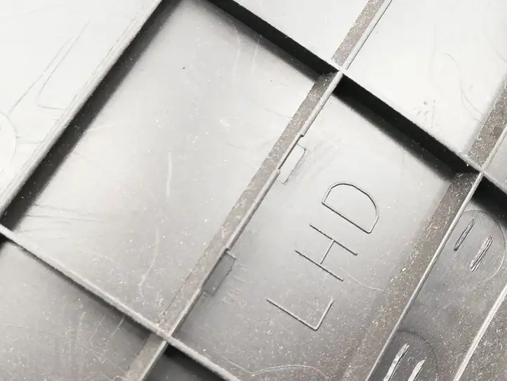 Toyota Prius (XW30) (2009 - 2015)  5548047060 Другая деталь салона