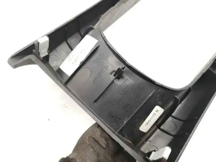 Toyota Auris E180 (2012 - 2018) 5891305010 Прочие детали салона — фото 3
