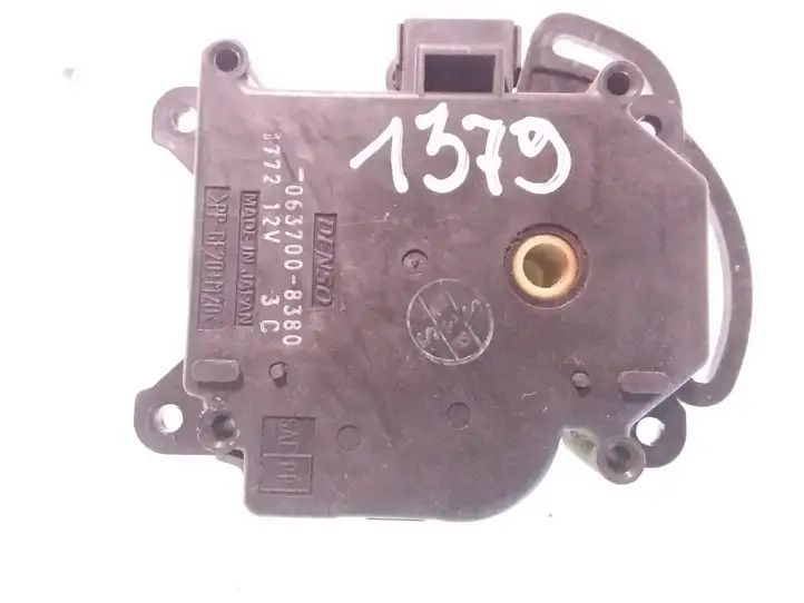 Toyota Previa (XR30, XR40) II (2000 - 2006) 0637008380 Двигатель задвижки потока воздуха — фото 1