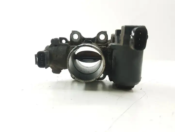 Toyota Corolla E120 E130 (2004 - 2007) 1923002010 Дроссельная заслонка — фото 1