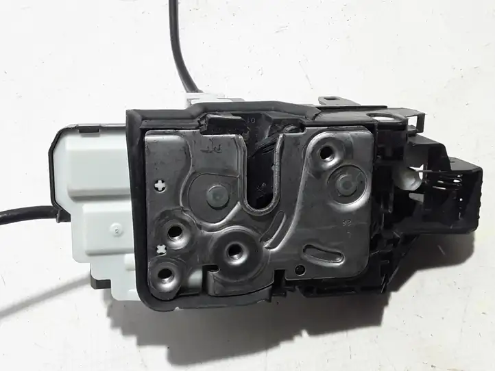 Volvo S90, V90 (2016 - 2020) 31462779 Замок задней двери — фото 2