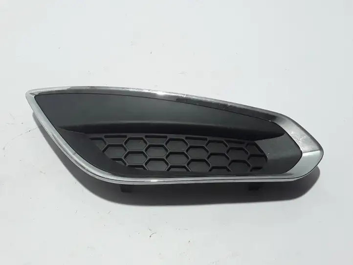 Volvo S60 (2004 - 2010) 31294134 Нижняя решетка переднего бампера — фото 1
