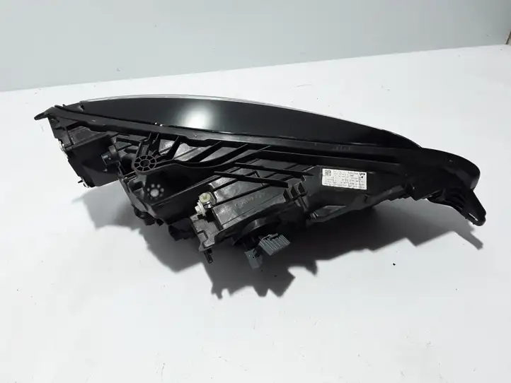 Volvo V60 (2018 - ) 32273025 Передняя фара — фото 6
