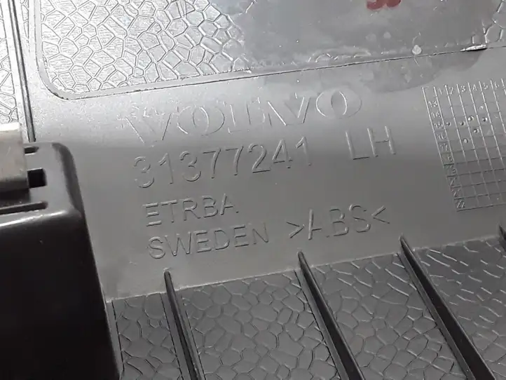 Volvo XC90 (2014 - 2019) 31377241 Верхняя обшивка стойки D — фото 3