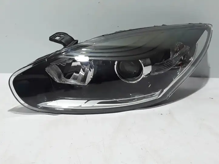 Renault Megane III (2009 - 2016) 260602722R Передняя фара — фото 1