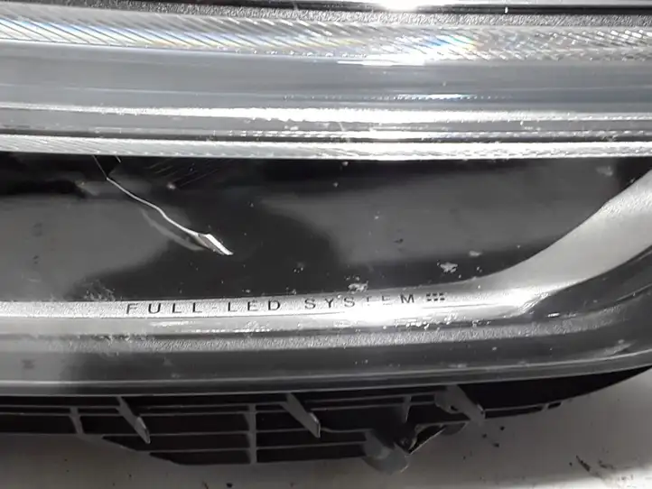 Volvo XC60 (2017 - ) Передняя фара — фото 6