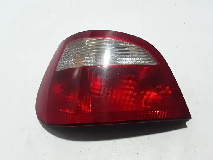 Renault Megane I (1995 - 2002) 7700428320 Задний фонарь в кузове — фото 1