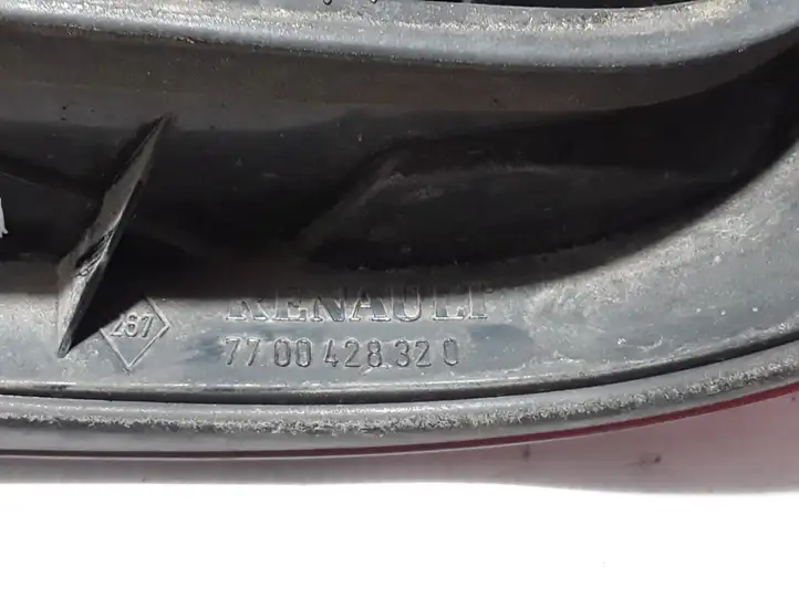 Renault Megane I (1995 - 2002) 7700428320 Задний фонарь в кузове — фото 2