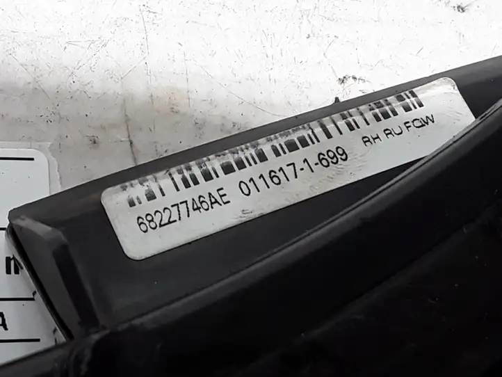 Chrysler Pacifica (2016 - ) 68227746AE Треугольное стекло кузова — фото 4