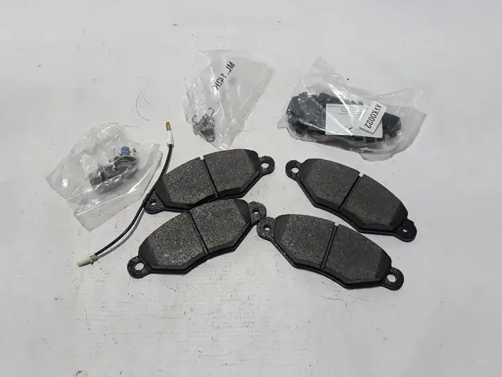 Renault Kangoo I (2003 - 2008) 7701209117 Передние тормозные колодки — фото 2